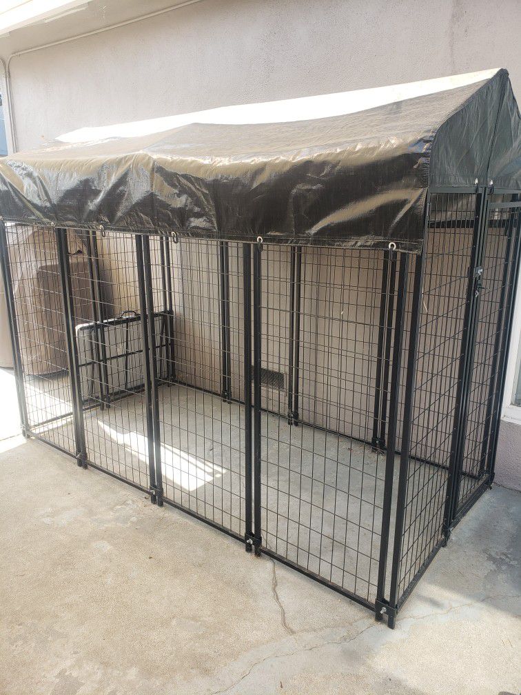 Dog Kennel, Great Condition! Only 1 Yrs Old.