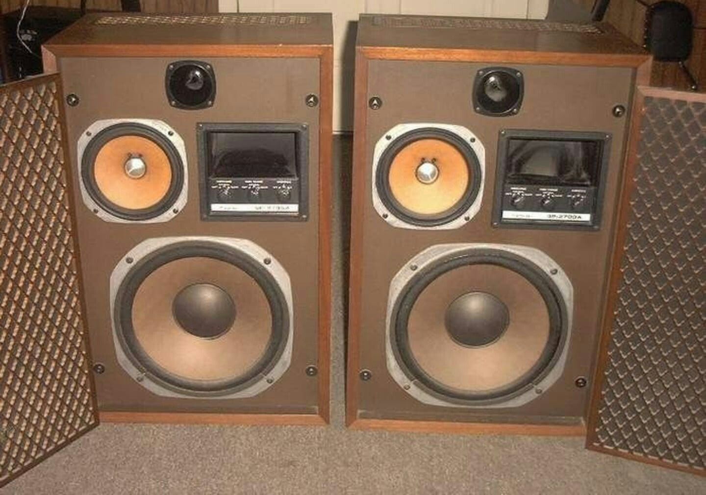 Vintage Sansui SP-2700A Speakers