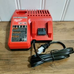 M12/M18 Milwaukee Lithium-Ion Multi-Voltage Battery Charger
