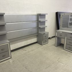 New Grey Bedroom Set With Vanity (King/Queen)