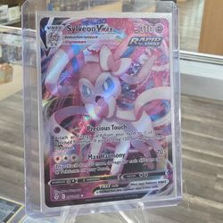 Sylveon VMAX Pokémon Card 075/203 Holo Rare
