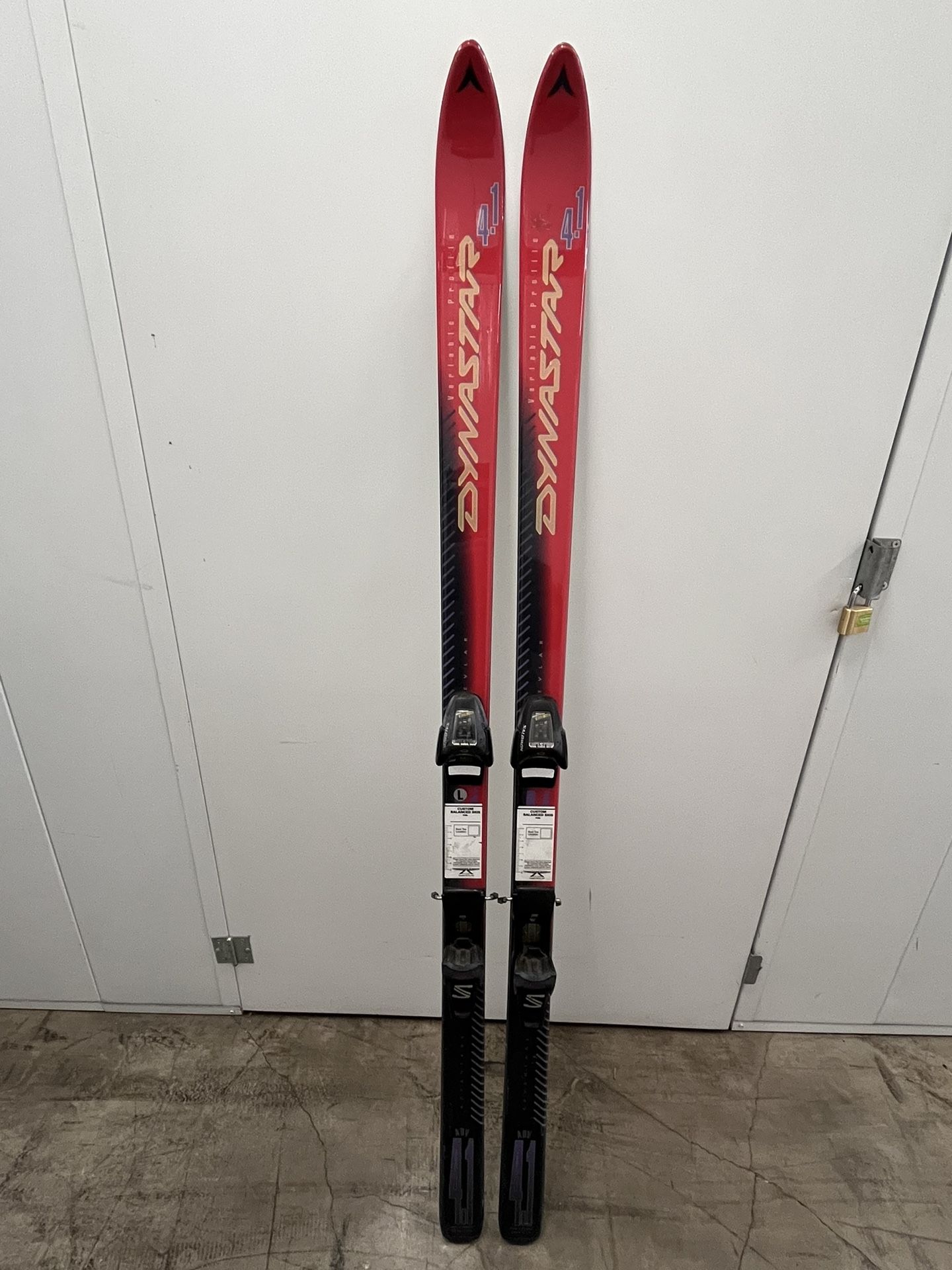 Dynastar 4.1 Advantage Series 175cm Skis With Salomon 5.5 Bindings