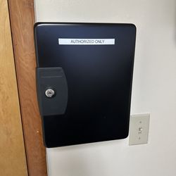 Small black safe for keys 