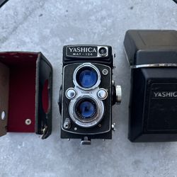Yashica Mat 124 TLR
