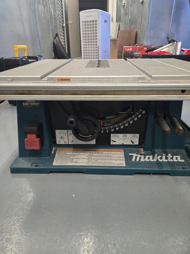 Makita 10-inch Table Saw 2705