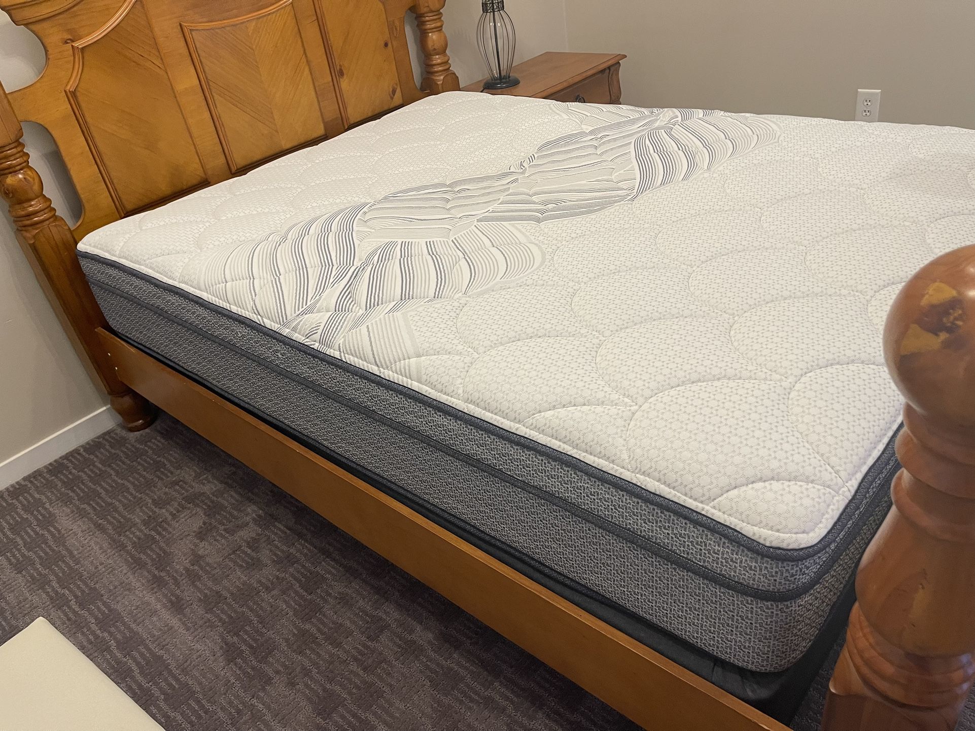Serta Perfect Sleeper Queen Size Sets (Mattress And Box Spring ) 