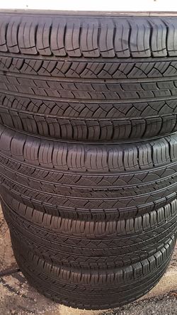 Four matching Michelin tires for sale 245/60/18