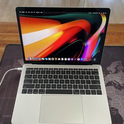 Apple MacBook Pro 2017 13” -APPLE REFURBISHED -NEW BATTERY 🔋