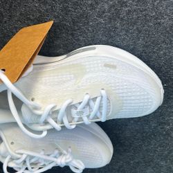 Brand New Nike  Journey Run