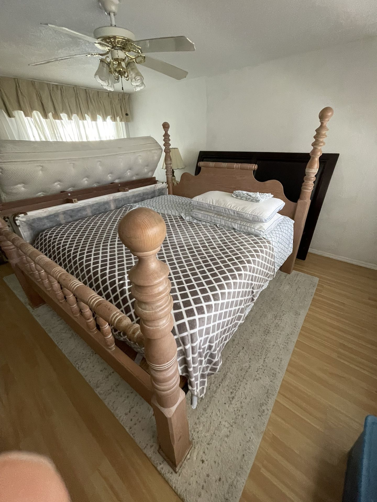 King Size Bedroom Set.