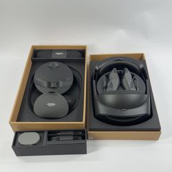 New Meta Quest Pro 256GB Standalone All-in-One VR Headset DK94EC