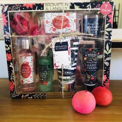 Bath essentials Gift Set