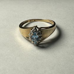 10K Yellow Gold Genuine Aquamarine and Diamonds Ring Size 7