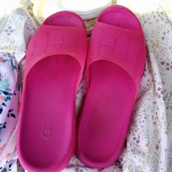 UGG