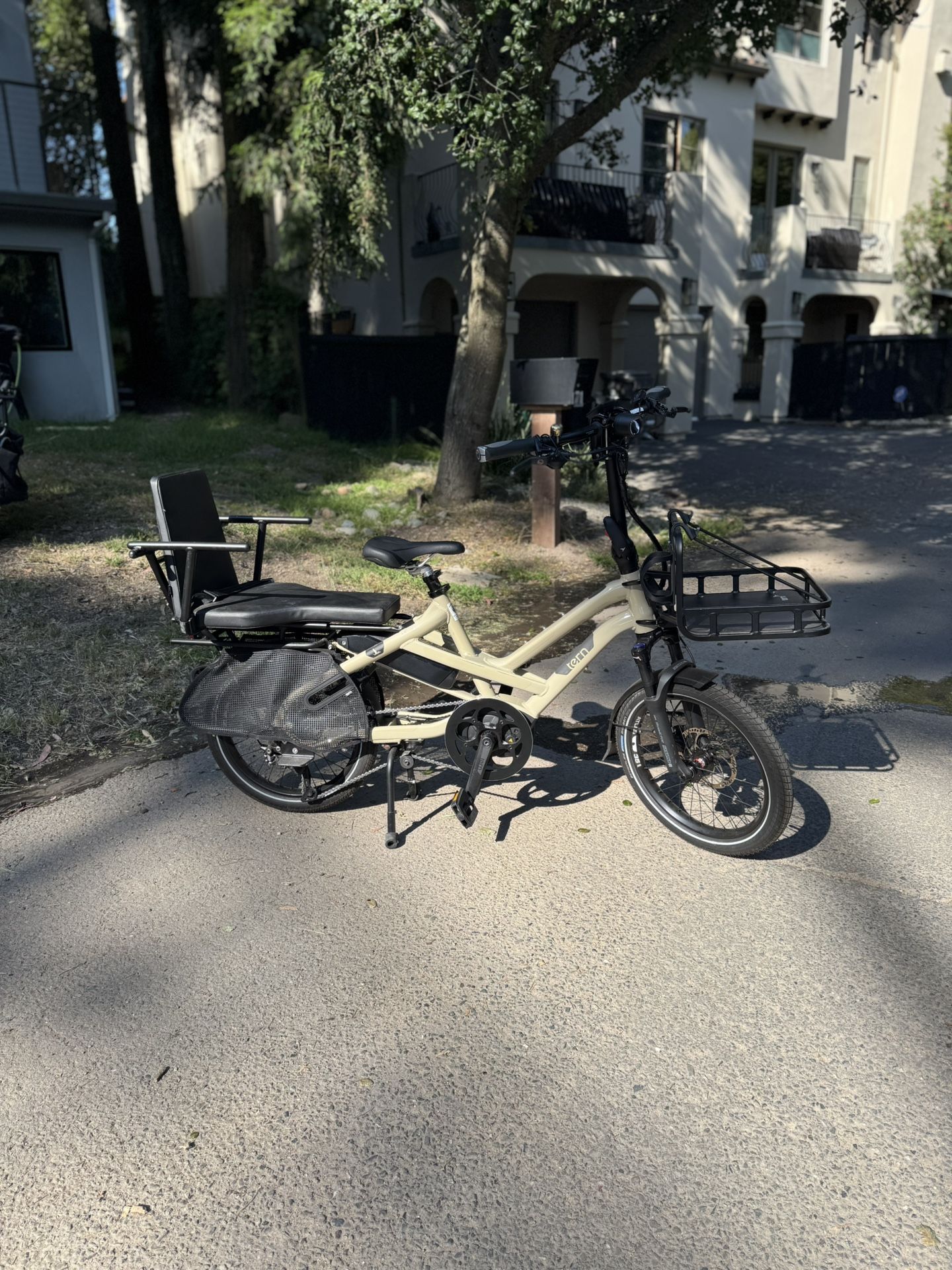 tan Electric City Turn Bike