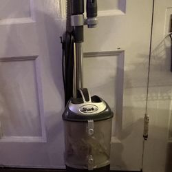 Shark UV540 LiftAway Upright Vacuum 