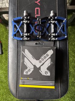 Bike pedals and bike crankset