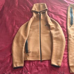 Nike Tech Sweatsuit