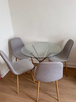 Table with 4 chairs