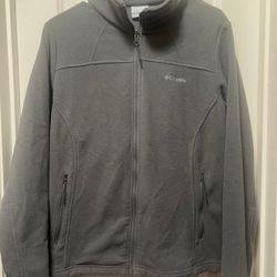 Women’s Large Columbia Fleece Jacket / Sweater