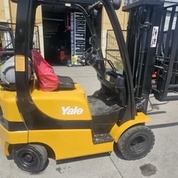FORKLIFT YALE 2010