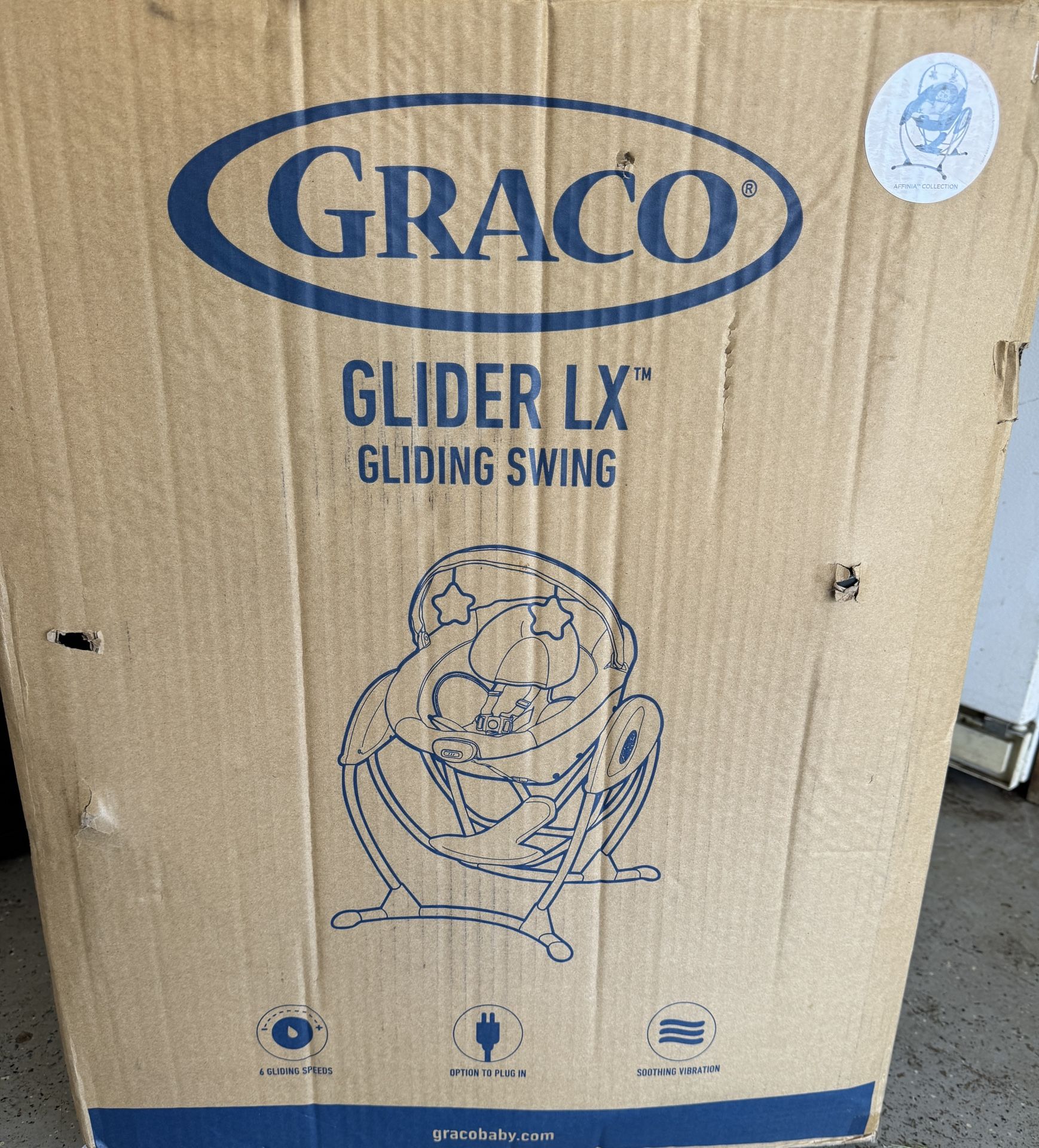 Graco Glider LX Gliding Swing. This baby swing is designed