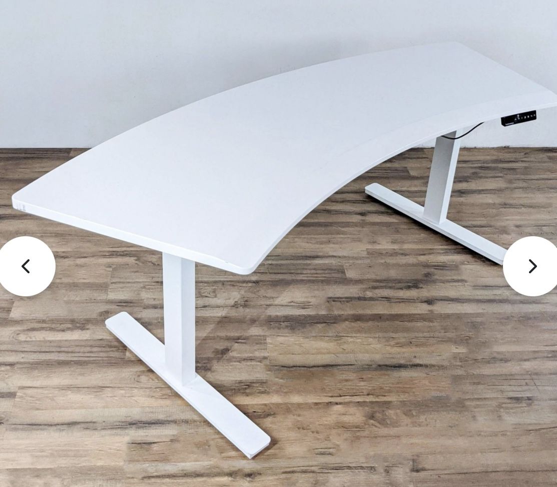 Autonomous Curved Front Sit/stand Desk