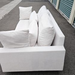 FREE DELIVERY!!! Jeromes "Knox" Sofa (Cream)