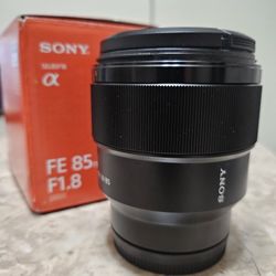 Sony FE 85mm f/1.8 lens