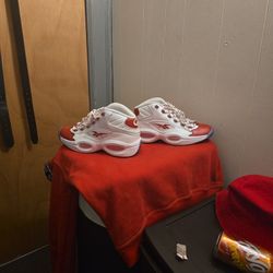 Reebok Question Mid Like New. $$40.00