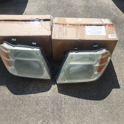 NISSAN PATHFINDER HEADLIGHTS 