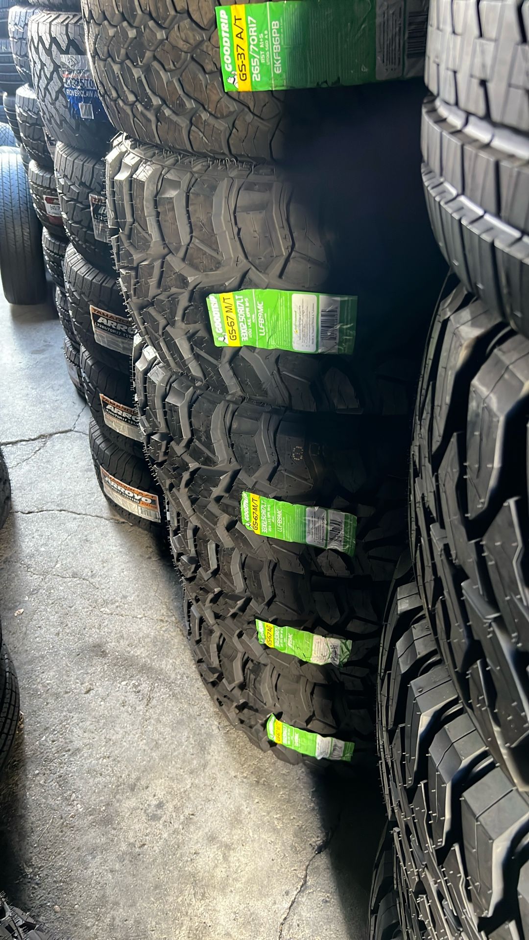 33x12.50/17 Goodtrip New Tires Set Of 4 Installed And Balanced Set De 4 Llantas Instaladas Y Balanceadas