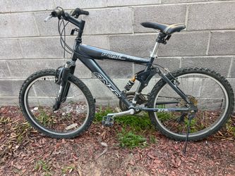XJD ANZA Triple Pivot 21 Speed  $100 OR BEST OFFER (Used Great Condition) No tears in the seat, brakes practically new, chain in great condition, all 