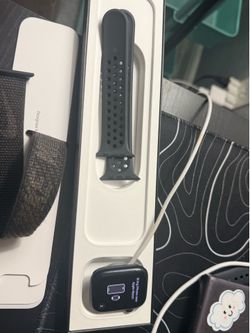 Apple Watch Series 7 Aluminum case 45 MM Nike Model - No Band