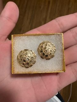 10K Gold Nugget Earring