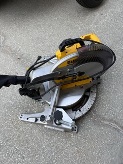 Miter Saw DeWalt 12’’ DWS715