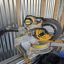 Dewalt Saw With Sliding Table