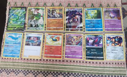 12 Pokémon Cards from 2022, incl 3 Ultra Rares