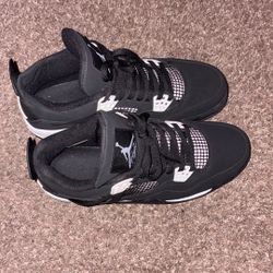 Jordan 4 White Thunder 