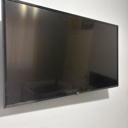 LG Flatscreen TV