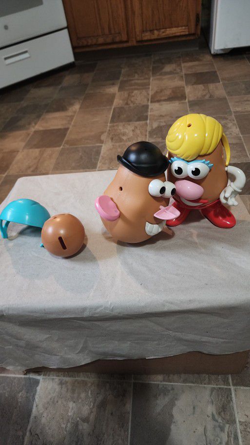 Vintage 1985 Mr Mrs And Baby Potato Head With Accessories Vintage Get All Pieces That's Posted