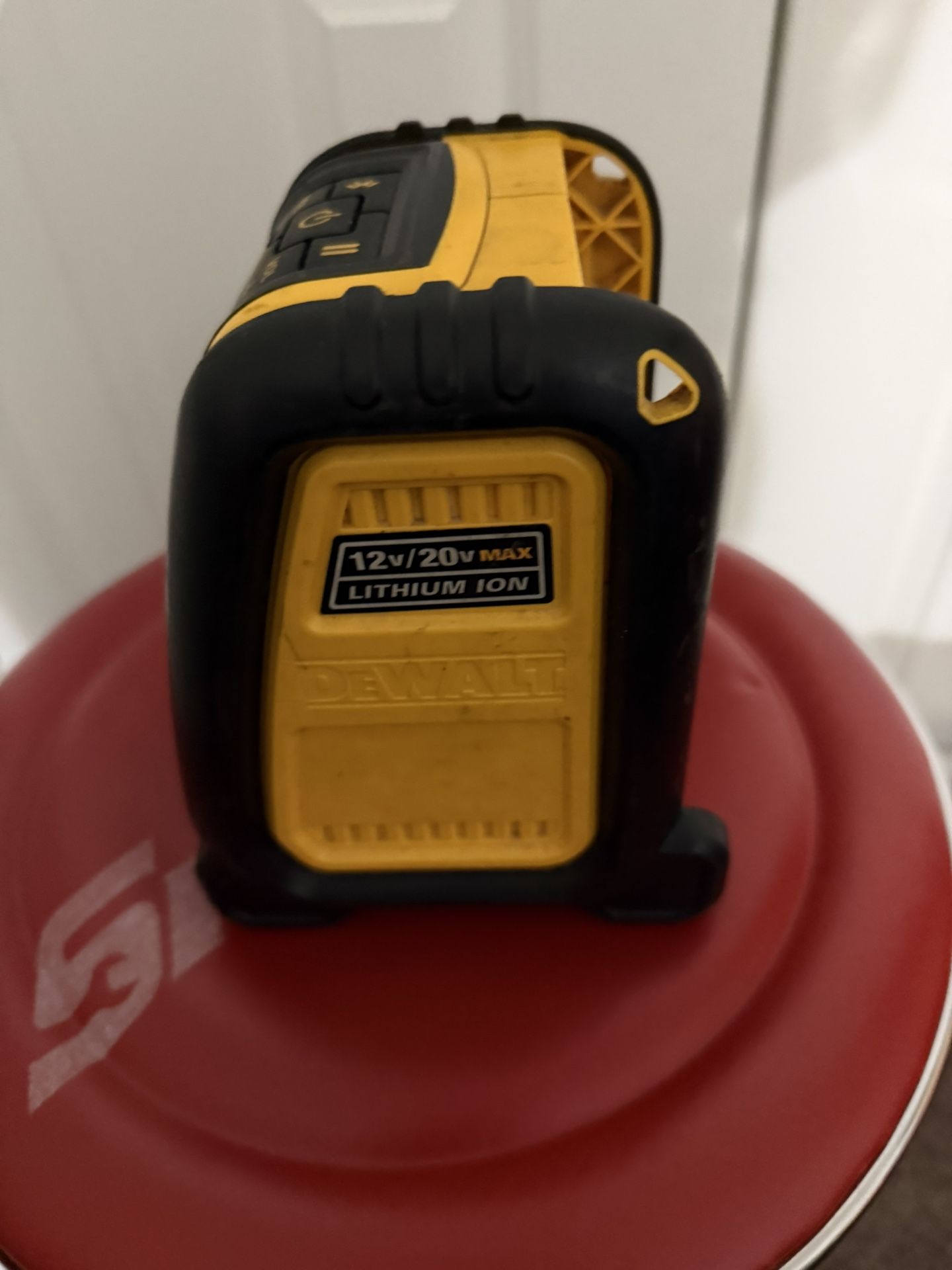 DEWALT SPEAKER 🔈 VERY GOOD CONDITION