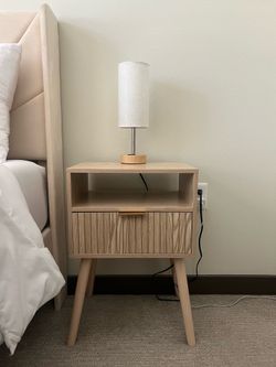 Modern Wood Nightstand with Lamp – Excellent Condition