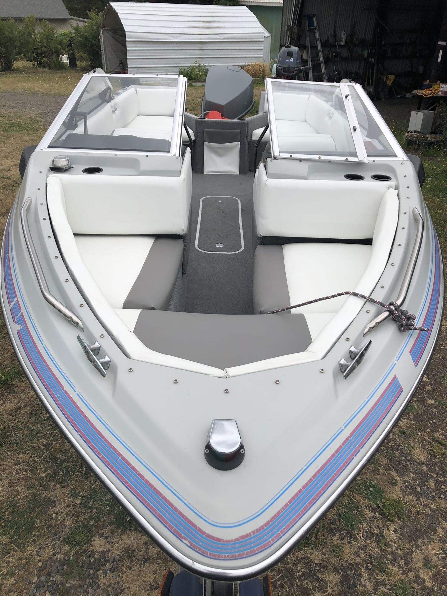16ft Bayliner runabout new upholstery nice boat for Sale in Ridgefield