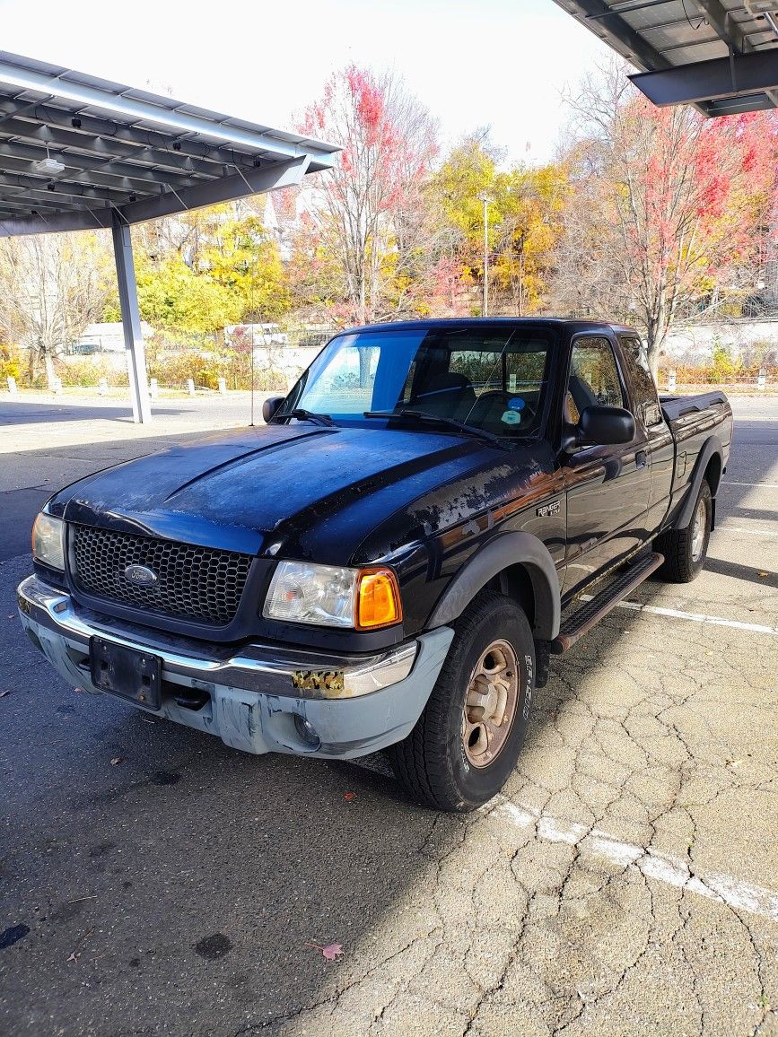 Ford Ranger XLT 4x4 Clean Inside Out 