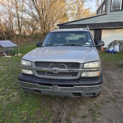 2005 Chevrolet Silverado (Classic) 1500 Crew Cab • LS Puckup 4D 5 3/4ft 