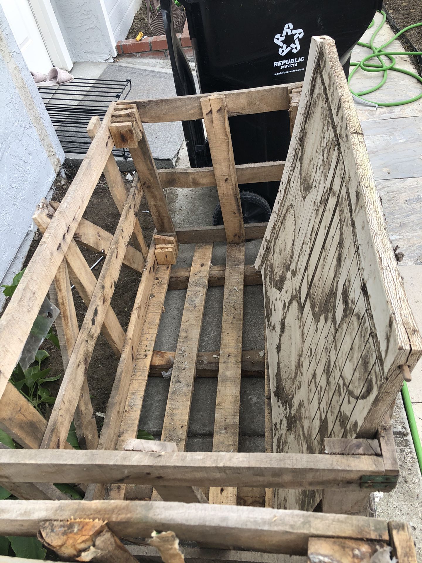 Wood crate for free