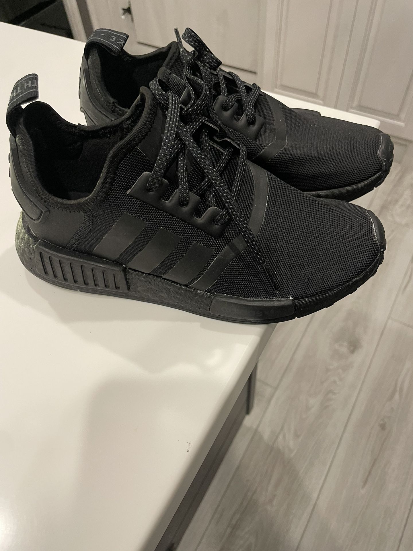 Adidas NMD)