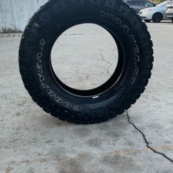 Tires Good Year Lt275/70R18