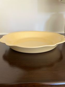 Butter yellow pie plate scalloped GP Hospitality Collection